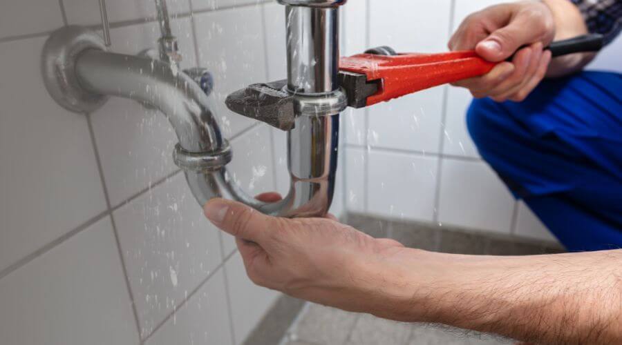 Expert burst pipe repair services in Idlewild, MI